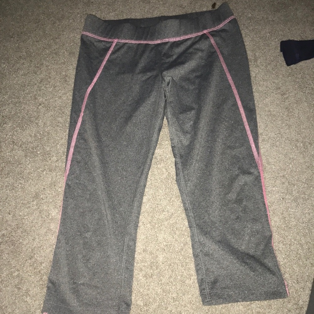 grey capri leggings